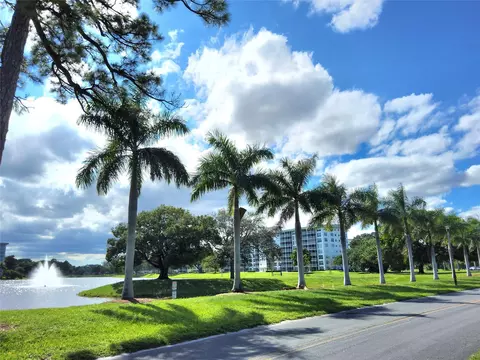 3090 N Course Dr #412, Pompano Beach, FL 33069