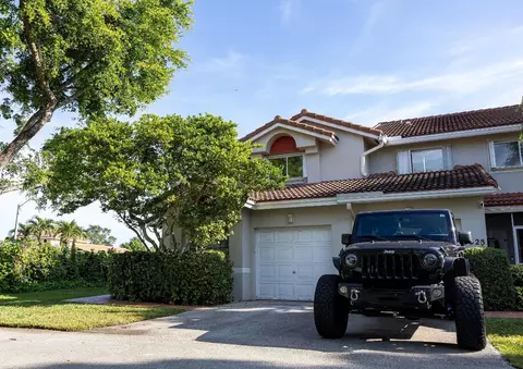 7326 Pinewalk Dr #7326, Margate, FL 33063