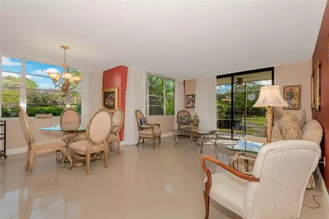 1200 Saint Charles Pl #L-19, Pembroke Pines, FL 33026