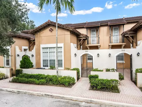 1061 SW 147th Ter, Pembroke Pines, FL 33027