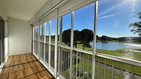 300 SW 134th #304E, Pembroke Pines, FL 33027