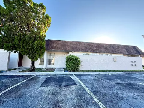 812 SW 73 #8, North Lauderdale, FL 33068