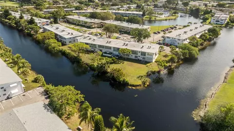 52 NE 204th #31, Miami, FL 33179