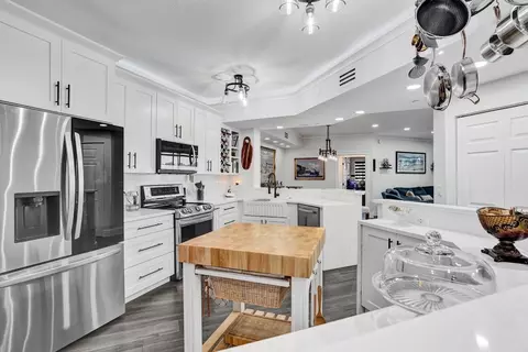 7755 Yardley #209, Tamarac, FL 33321