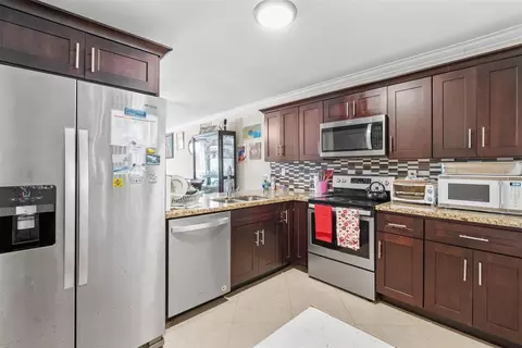 1830 N Lauderdale Ave #4207, North Lauderdale, FL 33068