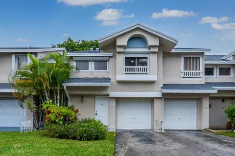 2105 W Discovery, Deerfield Beach, FL 33442