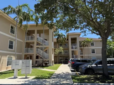 2941 Riverside Dr #303, Coral Springs, FL 33065