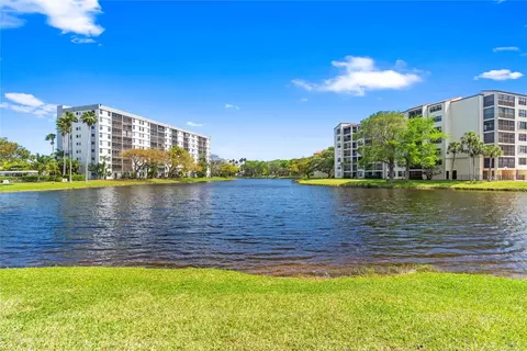2232 N Cypress Bnd #107, Pompano Beach, FL 33069