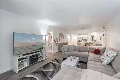 8901 S Hollybrook Blvd #201, Pembroke Pines, FL 33025