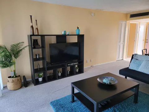 3301 N Country Club Dr #506, Aventura, FL 33180