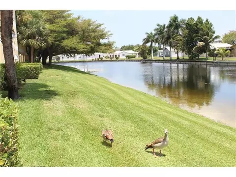 7610 Westwood Dr #119, Tamarac, FL 33321