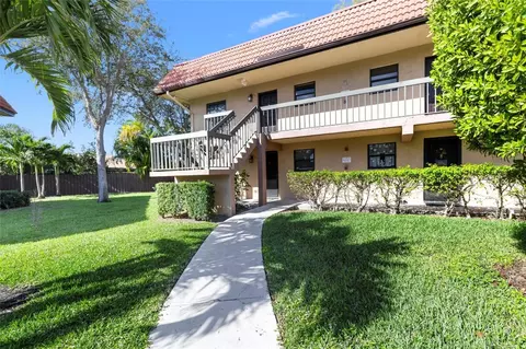 21902 Lake Frst #101, Boca Raton, FL 33433