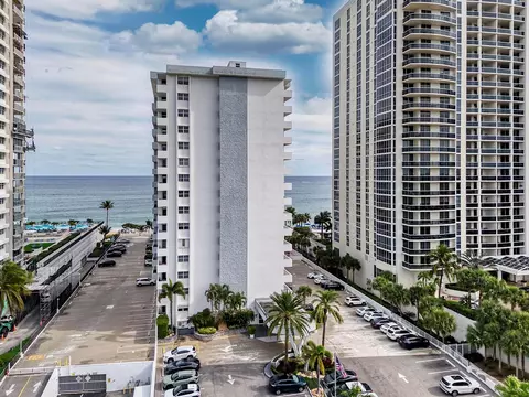 4250 Galt Ocean Dr #8A, Fort Lauderdale, FL 33308