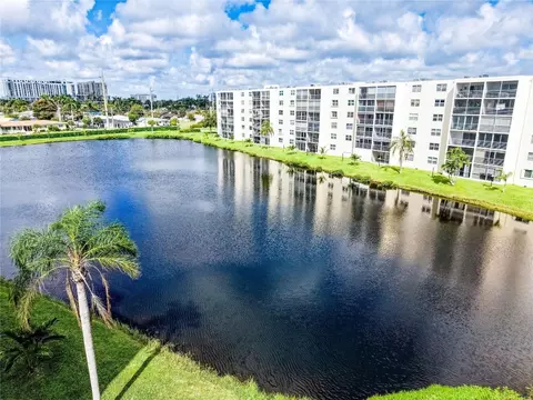 311 SE 3rd St #402, Dania Beach, FL 33004