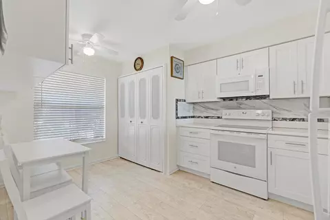 14575 Bonaire Blvd #202, Delray Beach, FL 33446