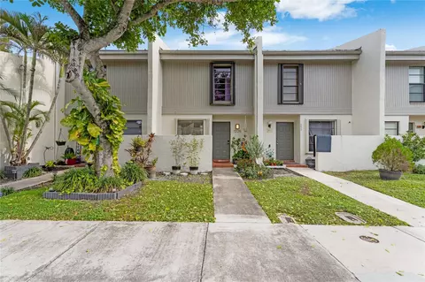 1225 NW 98th Ter #144, Pembroke Pines, FL 33024
