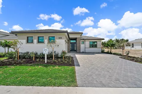 9513 St Germain Dr, Palm Beach Gardens, FL 33412
