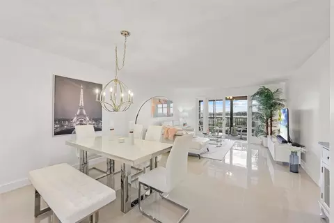 2202 S Cypress Bend Dr #606, Pompano Beach, FL 33069