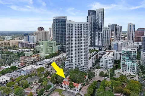 810 SE 2nd St #F, Fort Lauderdale, FL 33301