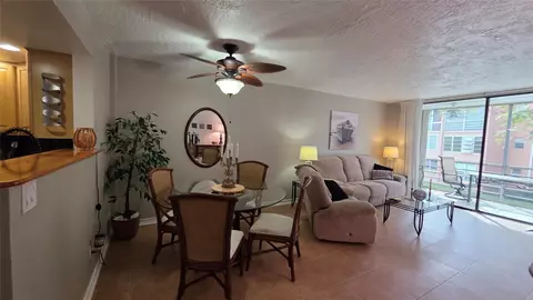 2801 Somerset Dr #211, Lauderdale Lakes, FL 33311