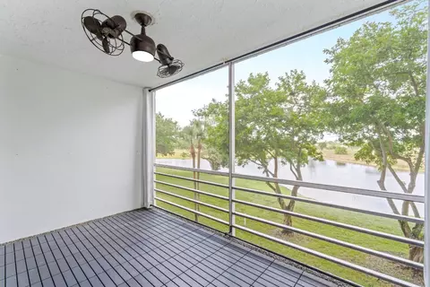 3090 N N Crse #309, Pompano Beach, FL 33069