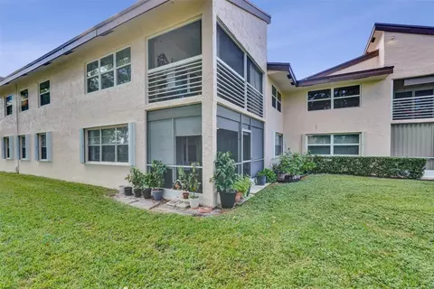 8740 Azalea Ct #102, Tamarac, FL 33321