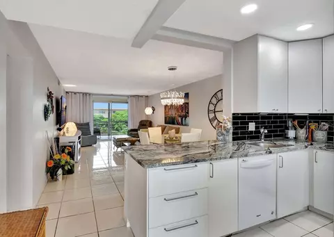 2615 NE 3rd Ct #411, Boynton Beach, FL 33435