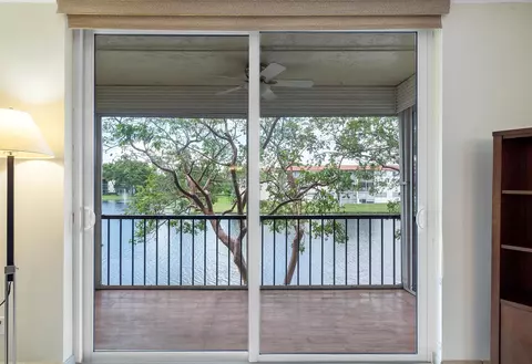 8971 S Hollybrook Blvd #209, Pembroke Pines, FL 33025
