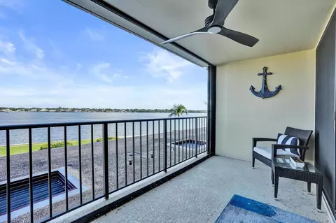 132 Lakeshore Dr #317, North Palm Beach, FL 33408