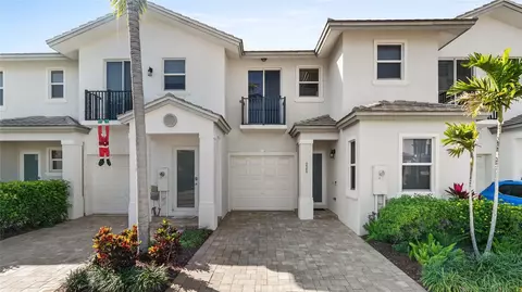6989 Pines Cir, Coconut Creek, FL 33073