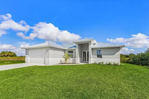 1207 Andover Dr, Labelle, FL 33935