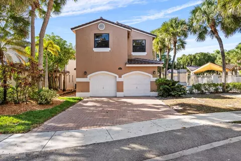 9838 Fairway Cv, Plantation, FL 33324