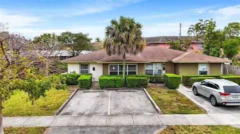 330 SW Avondale Dr, Pompano Beach, FL 33060