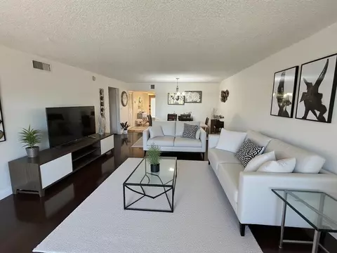 2850 Forest Hills Blvd #214, Coral Springs, FL 33065