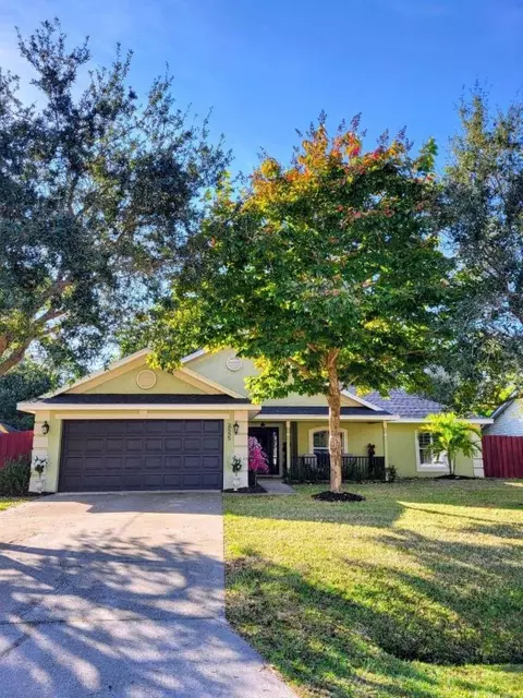 2585 SE Marseille, Port Saint Lucie, FL 34952