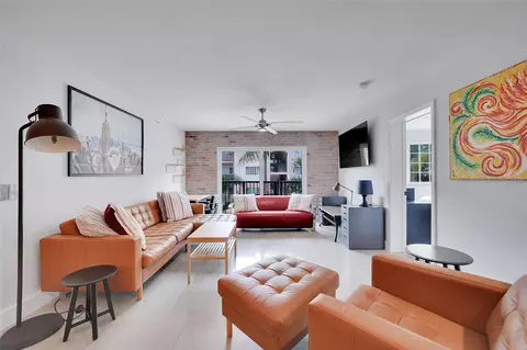 2021 SE 10th Ave #205, Fort Lauderdale, FL 33316