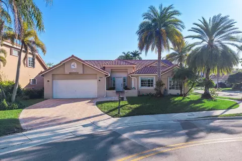 1043 Laguna Springs Dr, Weston, FL 33326