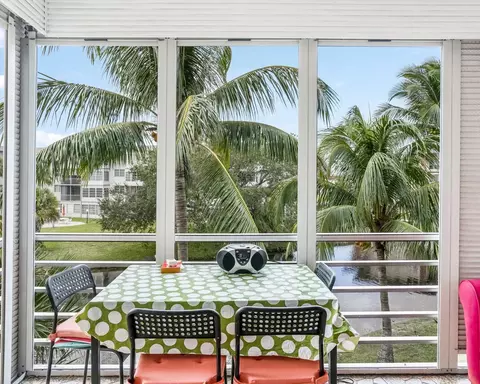 2951 NW 46th Ave #301, Lauderdale Lakes, FL 33313