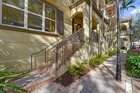2633 NE 14th #107, Wilton Manors, FL 33334