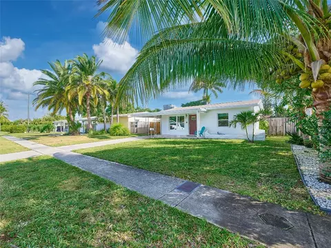 5208 NE 2nd Ave, Oakland Park, FL 33334