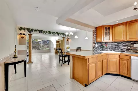 8380 Sands Point Blvd #J306, Tamarac, FL 33321