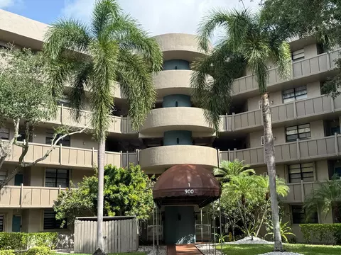 900 Colony Point Cir #407, Pembroke Pines, FL 33026