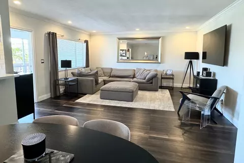 2141 NE 68th #203, Fort Lauderdale, FL 33308