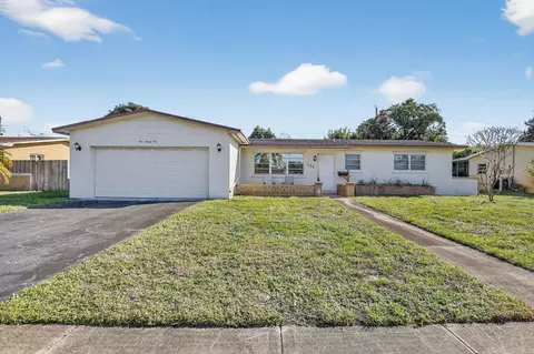 121 NW 77th Way, Pembroke Pines, FL 33024