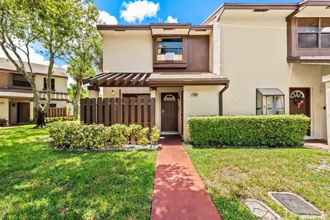 4902 NW 82nd #2001, Fort Lauderdale, FL 33351