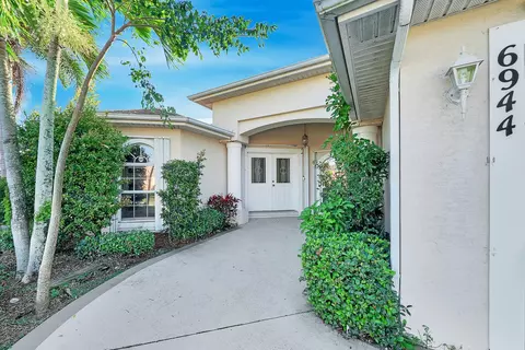 6944 NW Daffodil Ln, Port Saint Lucie, FL 34983