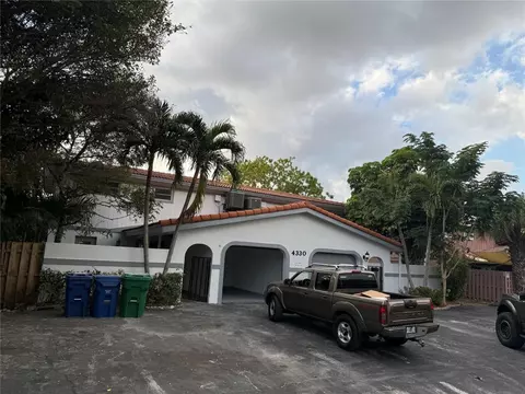 4330 NW 80th Ave, Coral Springs, FL 33065