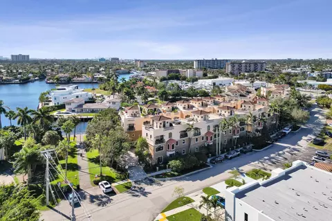 2260 SE 7 St, Pompano Beach, FL 33062
