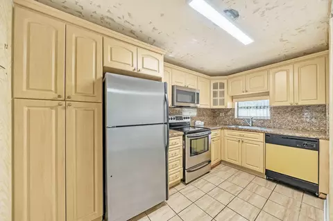 8980 S Hollybrook Blvd #204, Pembroke Pines, FL 33025