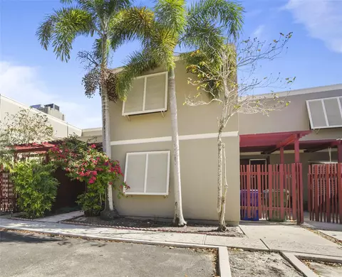 1111 Windward Dr, Pembroke Pines, FL 33026